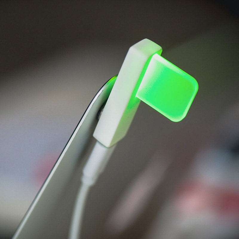 Luxafor Flag Busylight, weiß am Computer leuchtet grün